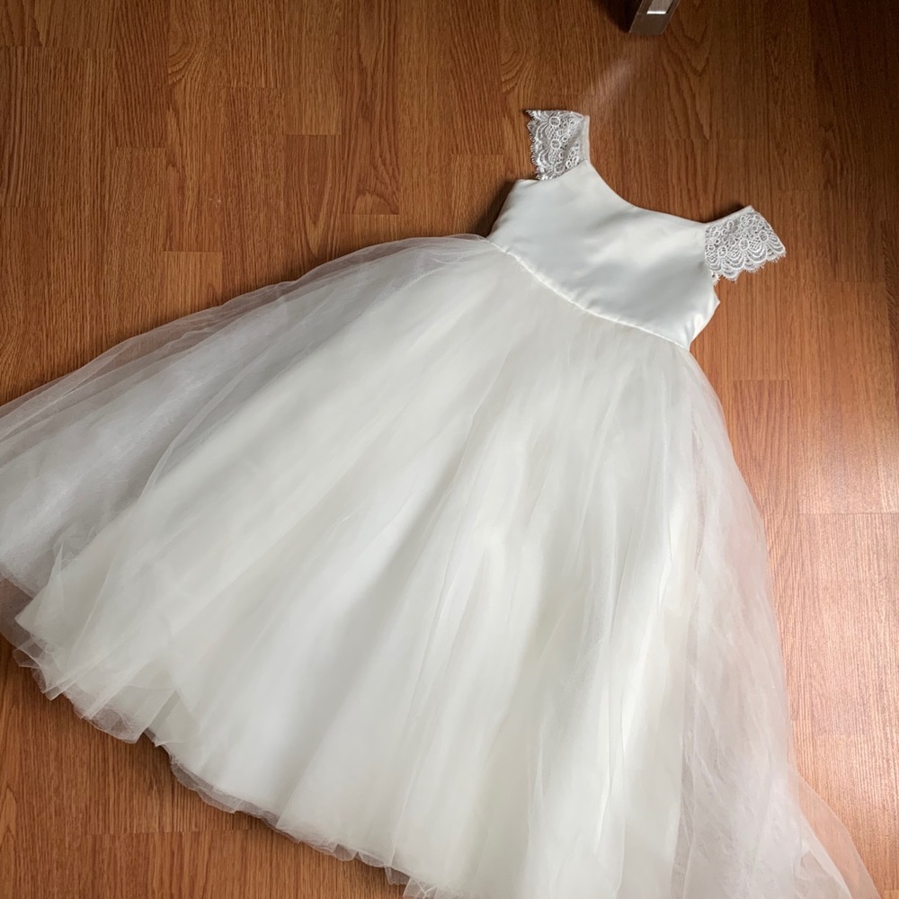 White tulle and lace dress flower girl